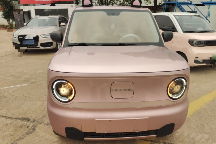 吉利银河 2023款 熊猫mini 200km 耐力熊车身外观2