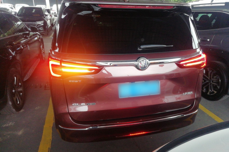 别克GL8 2022款 ES陆尊 653T 尊享型车身外观6