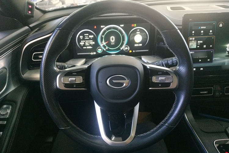 广汽传祺 传祺GS8 2022款 领航系列 2.0TGDI 四驱豪华智联版（七座）中控内饰13