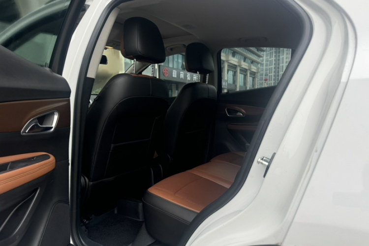 别克 昂科拉 2014款 1.4T 自动两驱都市领先型中控内饰7007