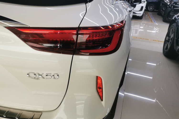 英菲尼迪QX50 2020款 2.0T 四驱旗舰版车身外观6006