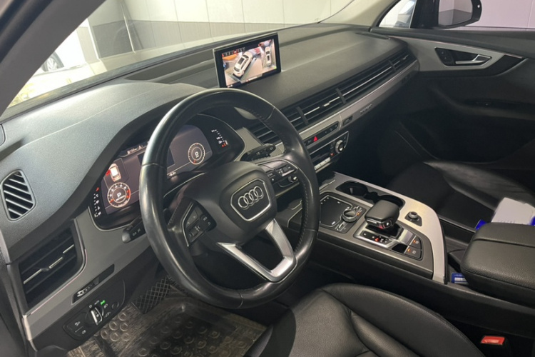 奥迪Q7 2018款 40 TFSI 舒适型中控内饰7004