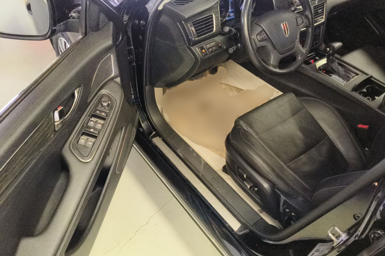 红旗H7 2019款 1.8T 舒适版中控内饰7003