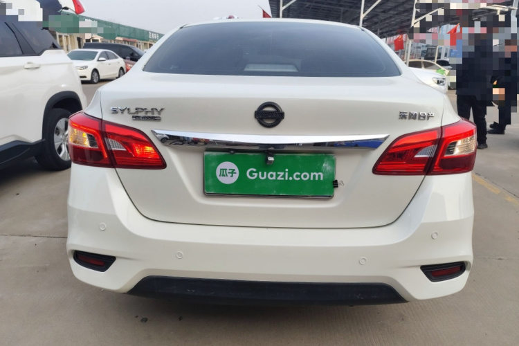 日产 轩逸 2021款 经典 1.6XE CVT舒适版车身外观6