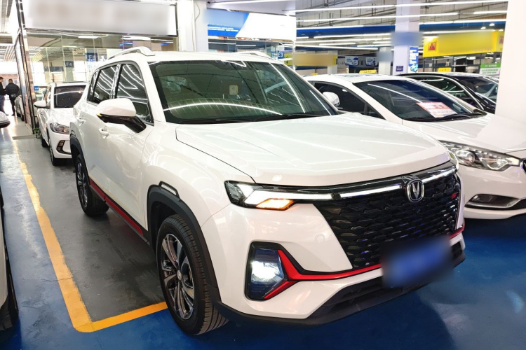 长安CS35PLUS 2021款 蓝鲸NE 1.4T DCT豪华型车身外观3