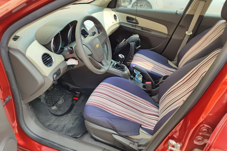 雪佛兰 科鲁兹 2015款 1.5L 经典 SE MT中控内饰19