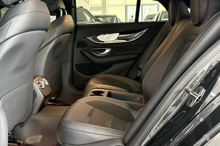 奔驰 2023款 AMG GT 50 四门跑车中控内饰7007