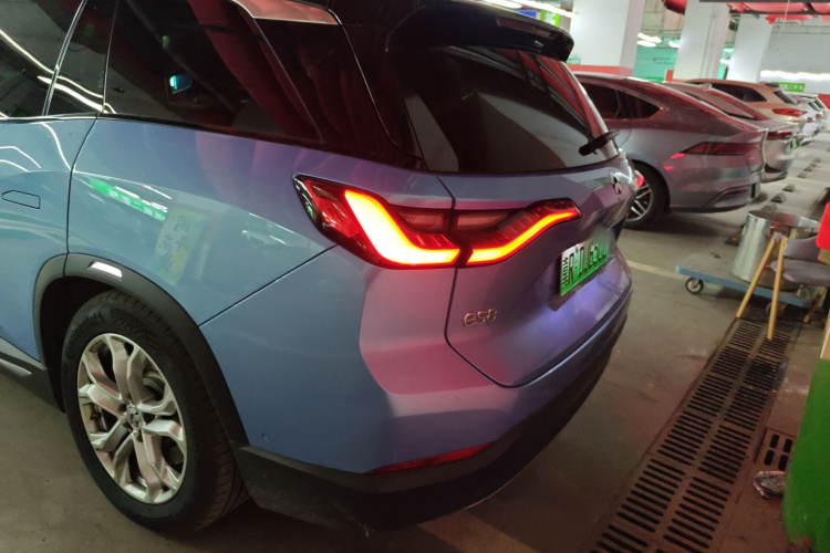 蔚来ES8 2018款 355KM 基准版 七座版车身外观6