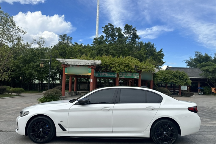 宝马5系 2021款 530Li 尊享型 M运动套装车身外观6006