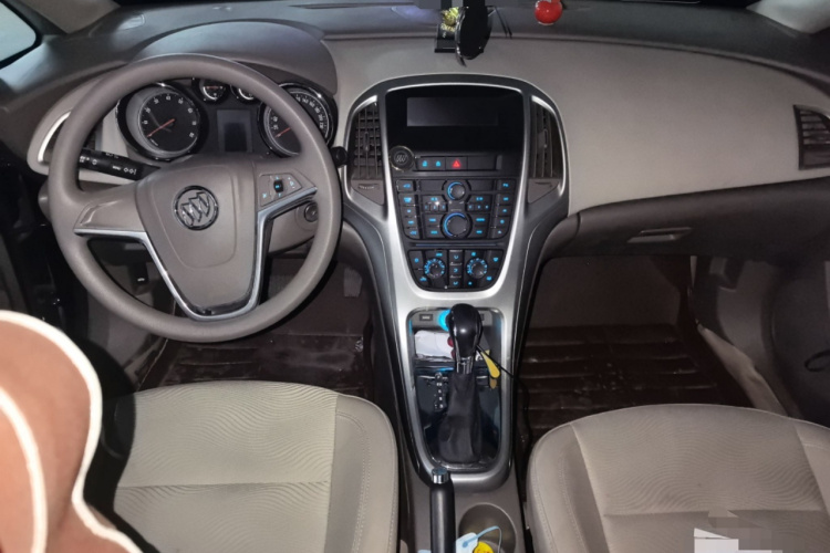 别克 英朗 2013款 GT 1.6L 自动时尚版中控内饰12