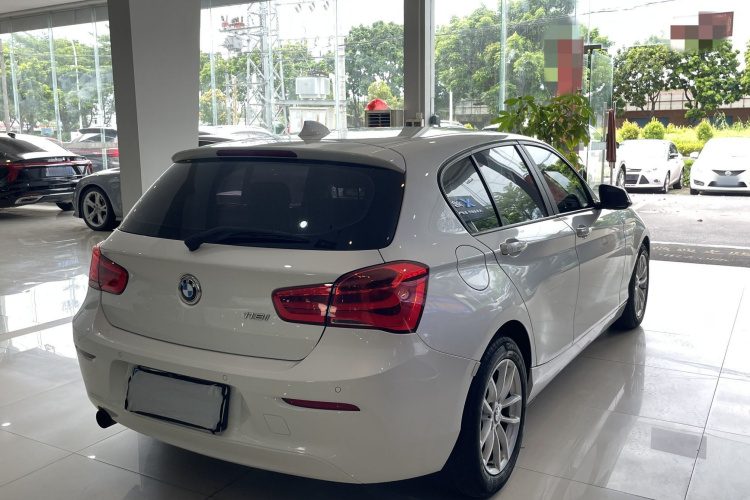 宝马1系(进口) 2016款 118i 领先型车身外观6007