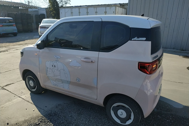 五菱汽车 宏光MINIEV 2021款 马卡龙臻享款 磷酸铁锂车身外观4