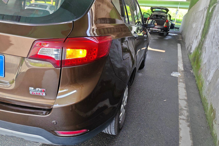 陆风X5 2013款 2.0T 手动创享版车身外观6006