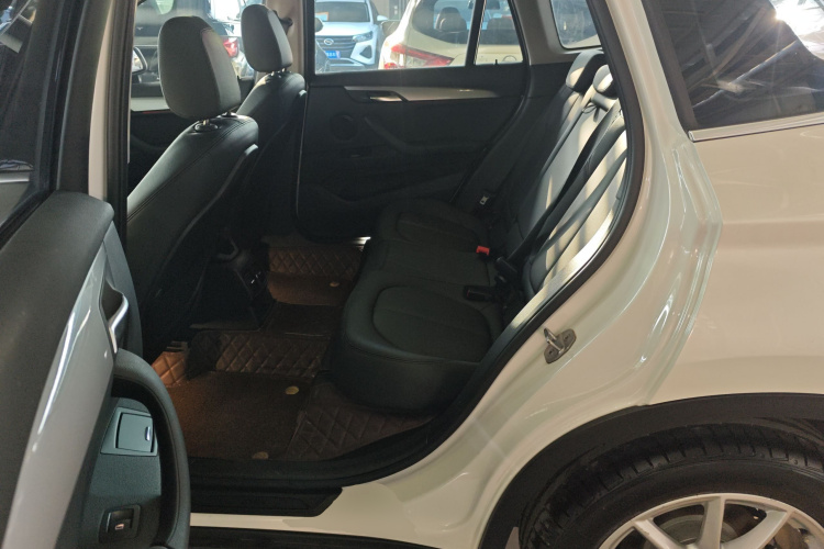 宝马X1 2016款 sDrive18Li 时尚型中控内饰21