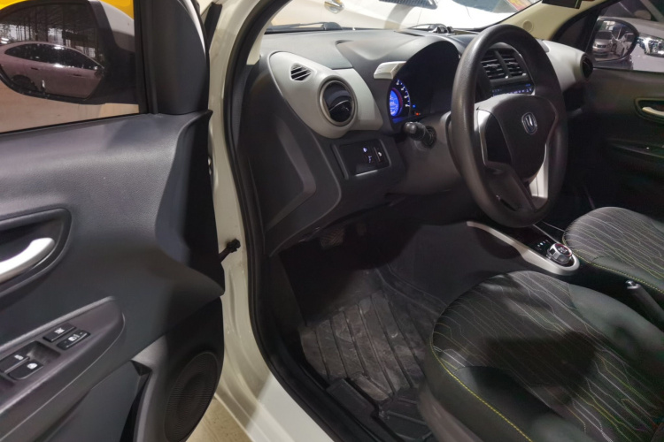 长安欧尚 奔奔E-Star 2021款 国民版 心悦版 磷酸铁锂（31.18kWh）中控内饰20