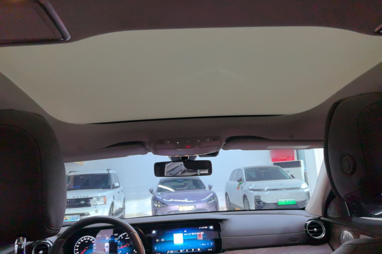 奔驰E级 2023款 改款 E 300 L 时尚型中控内饰22