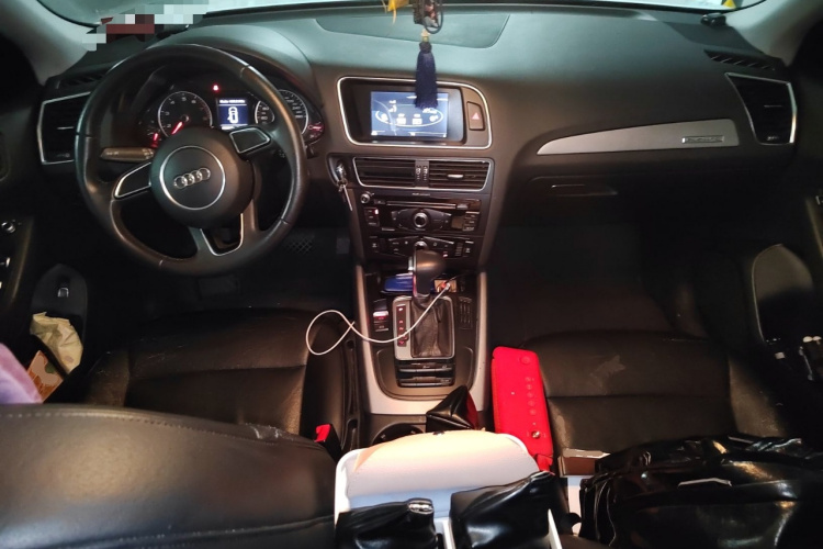 奥迪Q5 2013款 40 TFSI 进取型中控内饰12