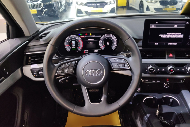 奥迪A4L 2022款 40 TFSI 时尚动感型中控内饰13
