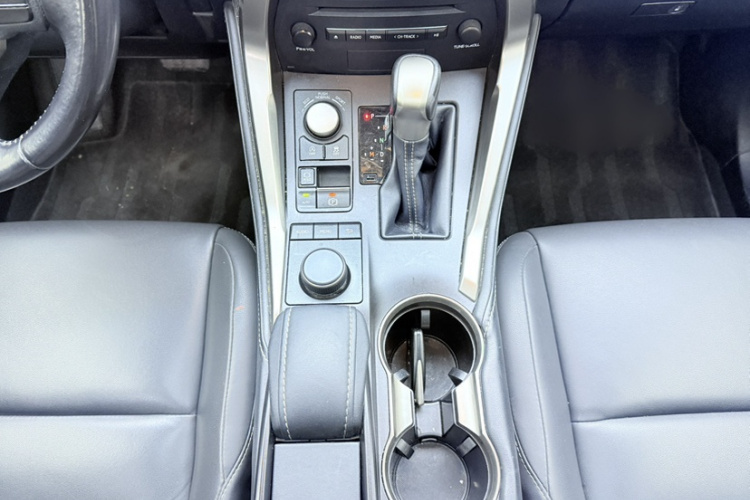 雷克萨斯NX 2016款 200 全驱 锋尚版局部细节9001