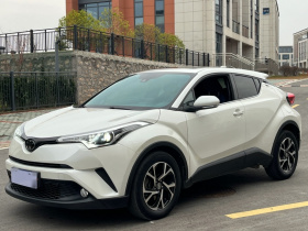 丰田C-HR 2018款 2.0L 领先天窗版 国V