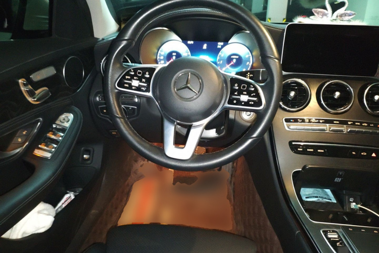 奔驰C级 2019款 改款 C 260 L 运动版局部细节13