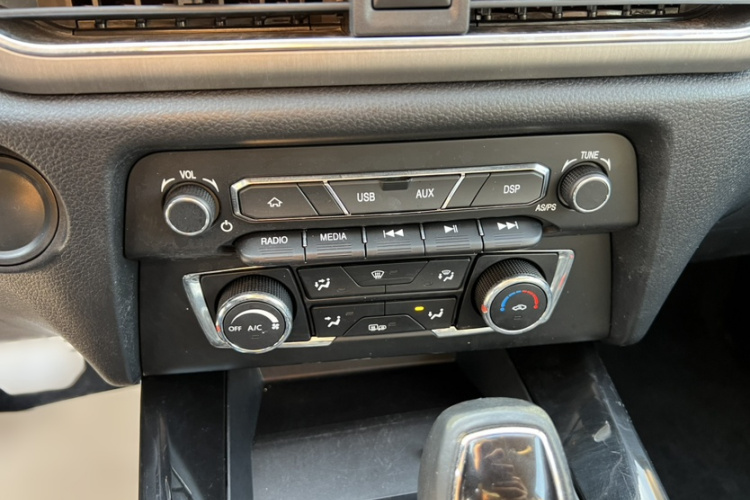 东风风光 风光S560 2019款 1.8L CVT精英型中控内饰7014