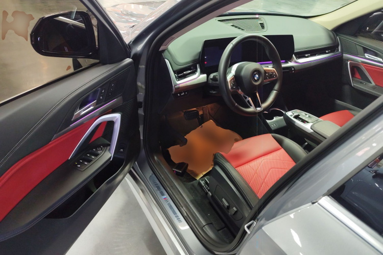 宝马iX1 2023款 eDrive25L M运动套装中控内饰20