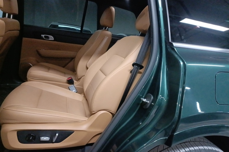 理想汽车 理想ONE 2021款 增程6座版中控内饰21