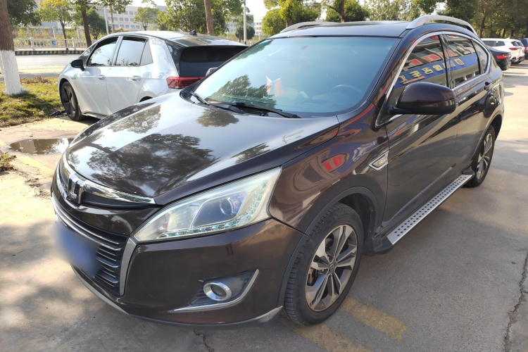 纳智捷 优6 SUV 2015款 1.8T 时尚型车身外观1