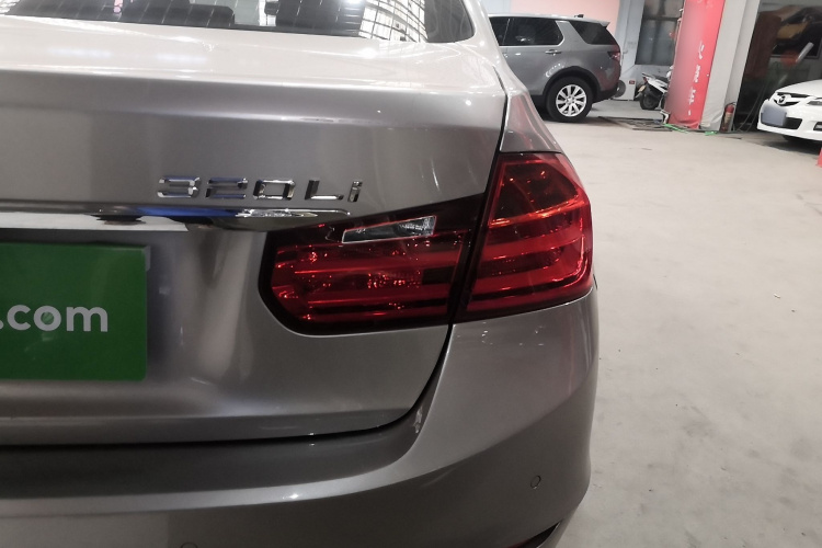 宝马3系 2014款 320Li 豪华设计套装车身外观9
