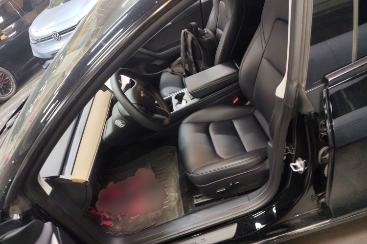 特斯拉 Model 3 2022款 后轮驱动版中控内饰19