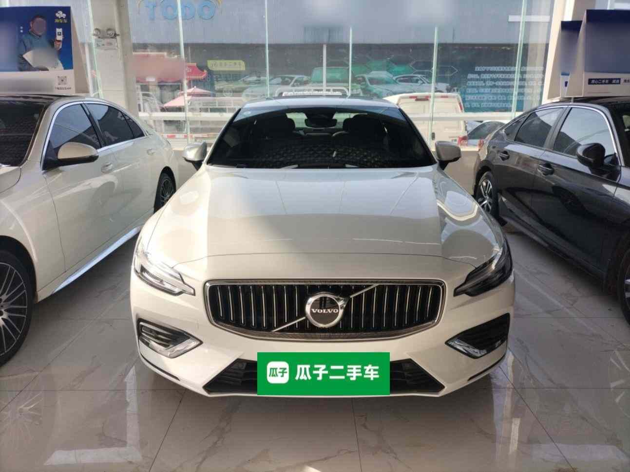 沃尔沃S60 2026款 B4 智逸豪华版(1)