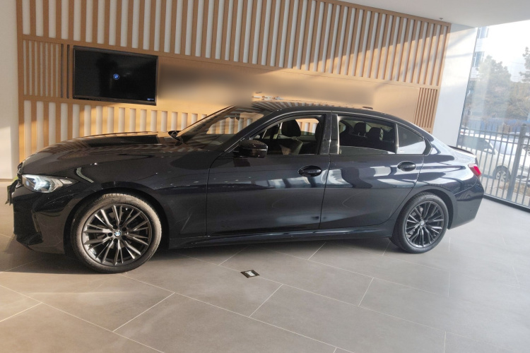 宝马3系 2023款 325Li M运动曜夜套装车身外观4