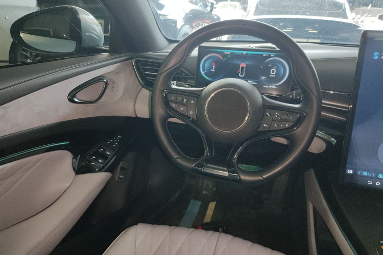 比亚迪 海豹 2022款 550km 标准续航后驱版尊贵型中控内饰13