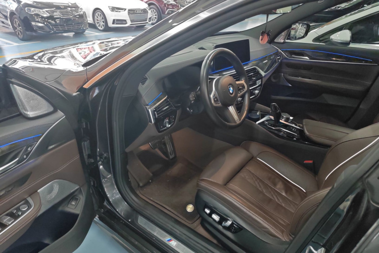 宝马6系GT 2022款 630i M运动大旅行家版中控内饰20