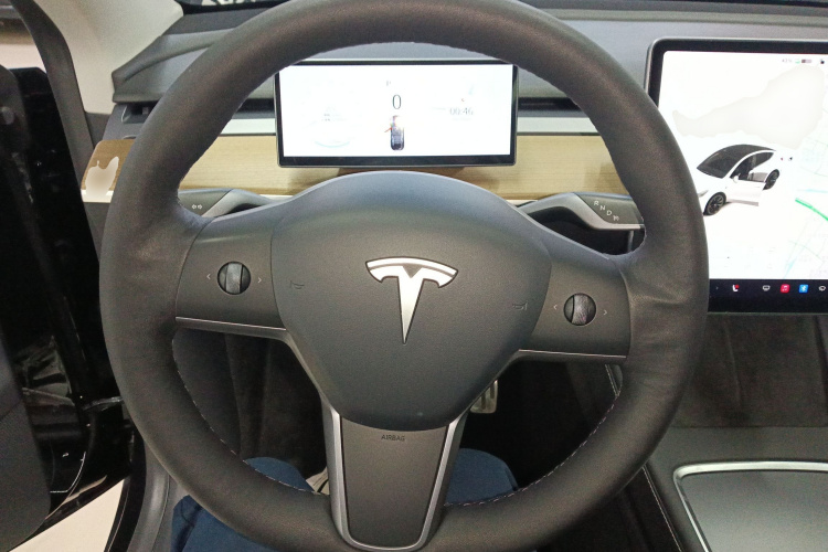 特斯拉 Model Y 2021款 标准续航后驱版中控内饰13