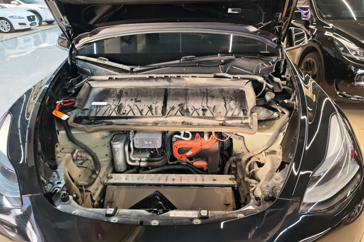 特斯拉 Model Y 2023款 后轮驱动版机舱底盘24