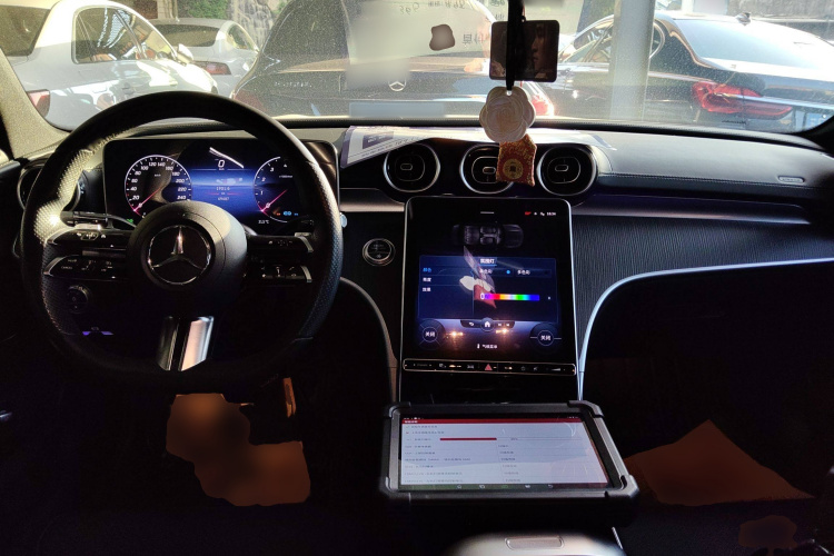 奔驰C级 2022款 C 200 L 运动版中控内饰12