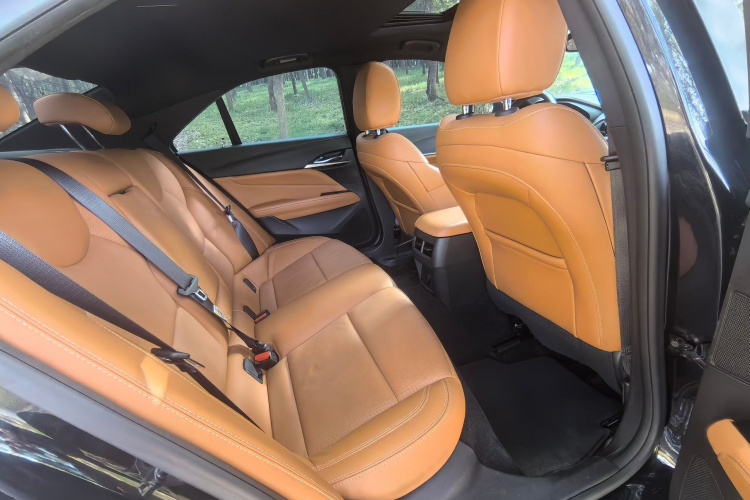 凯迪拉克CT4 2021款 28T 豪华型中控内饰7004