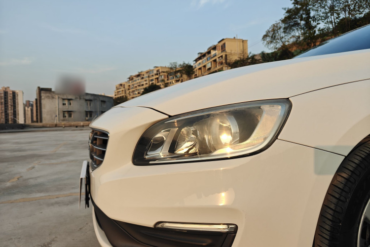 沃尔沃S60 2015款 S60L 2.0T 智行版车身外观6008