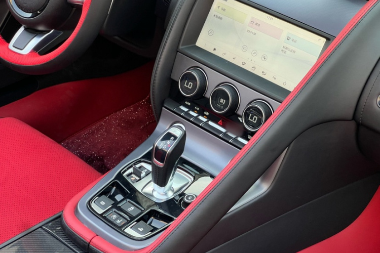 捷豹F-TYPE 2019款 2.0T 敞篷版中控内饰7003