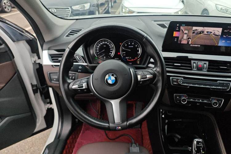 宝马X1 2022款 sDrive20Li 尊享型中控内饰13