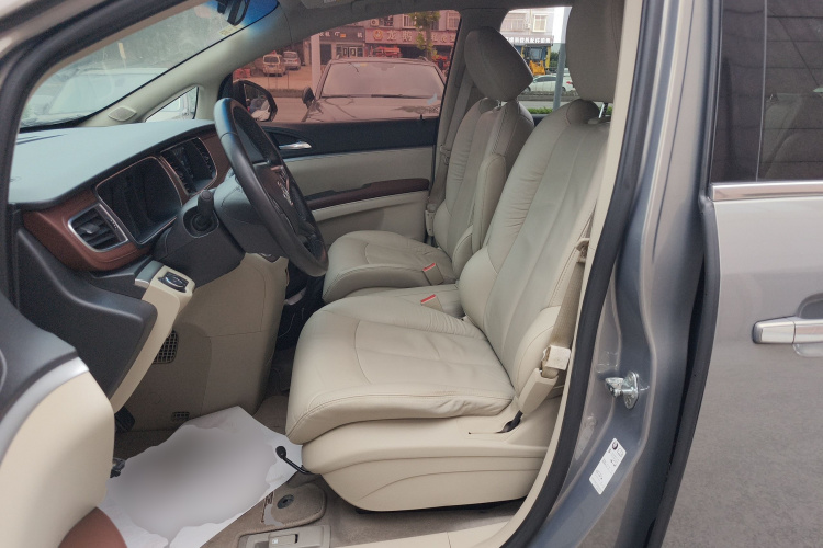 别克GL8 2017款 25S 豪华型 国V中控内饰19