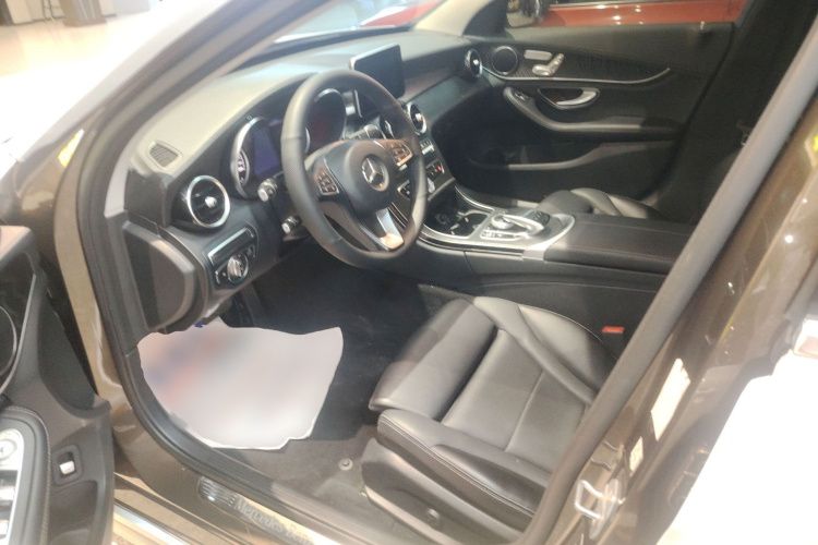 奔驰C级 2018款 C 200 L 运动版中控内饰19