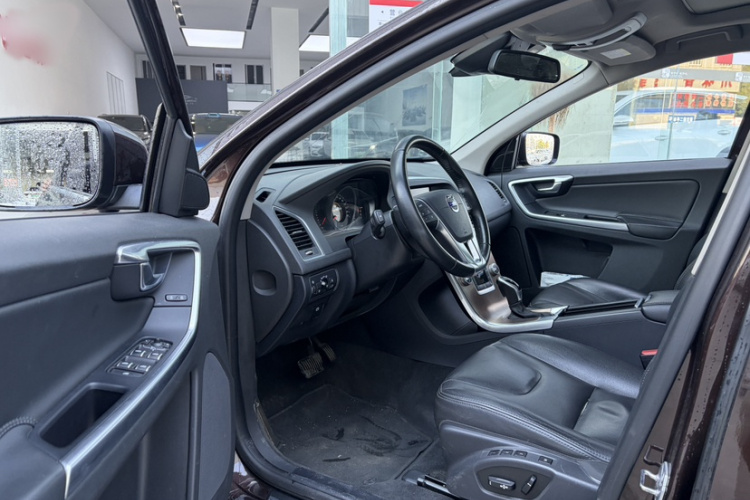 沃尔沃XC60 2017款 T5 智进升级版中控内饰7001