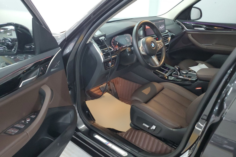 宝马X3 2022款 改款 xDrive25i M运动套装中控内饰7003