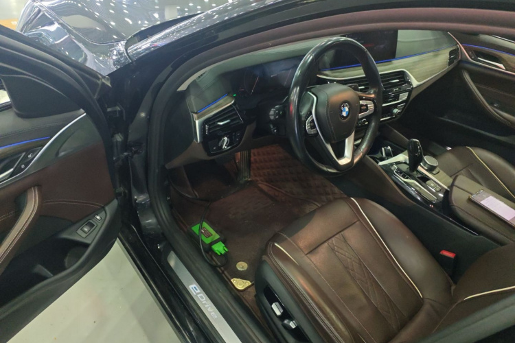 宝马5系新能源 2019款 改款 530Le 豪华套装中控内饰20