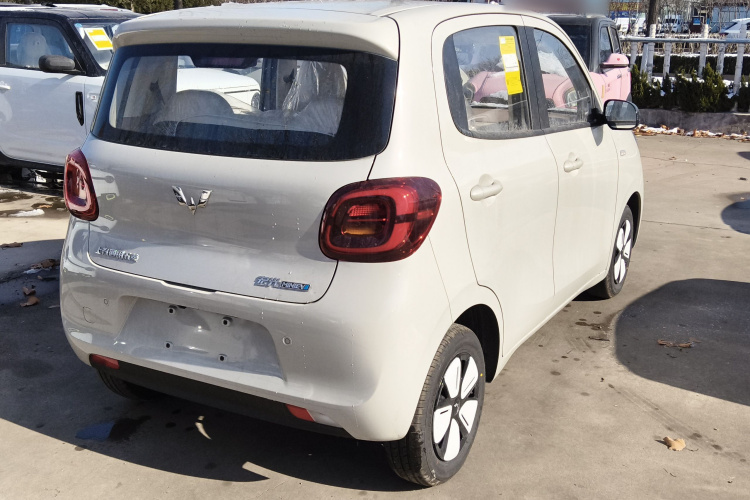 五菱汽车 宏光MINIEV 2025款 四门版 进阶款车身外观7