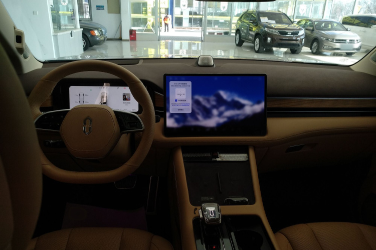 鸿蒙智行 问界M7 2024款 1.5T 后驱Plus版 6座中控内饰7002