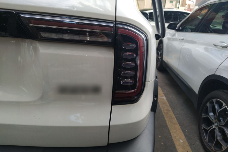 哈弗大狗 2022款 1.5T DCT两驱马犬追猎版车身外观6001